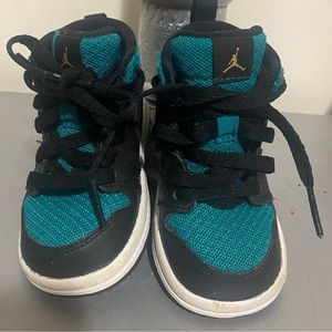 🧸 Jordan 1's 🧸 size 4